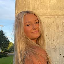 Lily Gillespie's Instagram, Twitter & Facebook