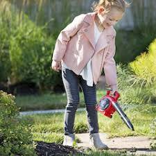 With the throttle in the cold start position, pull the trigger that would normally rev the engine and turn the blade and hold it down. Leaf Blower Pretend Play Toy Best Active Play For Ages 3 To 4
