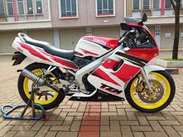 Motor ini sangat lengendaris dan terkenal bengisnya. Yamaha Tzm 150 Motor Sport 2 Tak Langka Di Indonesia Kumparan Com
