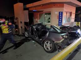 台南西濱公路車禍事故 accident at west coast highway in tainan,taiwan. 7tk1tscwzm6bfm