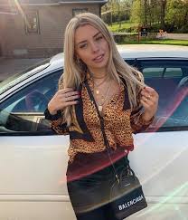 She posts her daily life and beauty vlogs on her youtube channel. Corinna Kopf Wiki Age Net Worth Boyfriend Family Biography More Thewikifeed