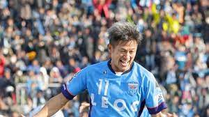 Miura wurde im februar 1967 geboren, sieben monate nachdem england 1966 die weltmeisterschaft gewonnen hatte. Fussball King Kazu Altester Fussballprofi Spielt In Japan Weiter Sport Sz De