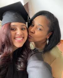 Tamera Hill's Instagram, Twitter & Facebook