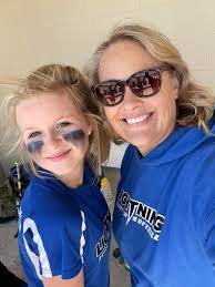 Alexa Shindruk breaks Lake Washington High School record in 3200 meters