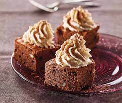 kastanien in caramelsauce jeweils fur den kuchenteig verwenden und fur die rahm verzierung mit marronie pur kuchen ohne backen dessert ideen lebensmittel essen