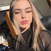 Ella Crouch's Instagram, Twitter & Facebook