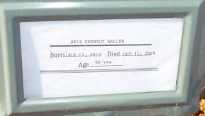 Avis Evelyn Kennedy Waller (1913-2009)