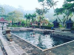 Situs candi umbul merupakan salah satu peninggalan purbakala sekaligus pemandian air hangat di kabupaten magelang. Jogja Empat Roda Rental Mobil Jogja Sewa Mobil Di Jogja Permandian Air Hangat Candi Umbul Nikmati Quality Time Anda Di Sini