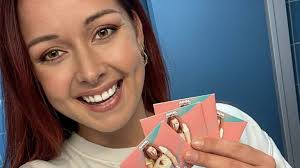 De vlaamse actrice lotte stevens zal in de nieuwe mega mindy theatershow in de huid van de superheldin kruipen. Ls1kfgqmmfwgym