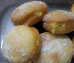 Tekan sedikit di tengahnya membentuk lubang kecil. Ju Anns Resepi Donut Big Apple Inti Kastard Coklat Facebook