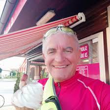 Strajo Krsmanović, direktor Umjetnička galerija BiH: Vijećnica nije  uništena samo meni, već svim građanima BiH. Ne mogu se pomiriti sa  činjenicom da smo mi društvo koje 30 godina nakon rata ne može