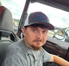 Dustin Dodd's Instagram, Twitter & Facebook