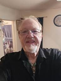 fake your AGE , i'll correct it by looking at your profile 😂.