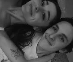 Ms grande announced in december she was engaged to the los angeles. Dlisted Ariana Grande Announced She S Engaged To Dalton Gomez After 11 Months Of Dating
