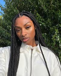The Jumbo Knotless Braid Leads The Braided Hairstyles Trending Rn Very easy styles that are casual, work friendly, night out friendly, easy to style by yourself and each style can be done in less than 3 minutes. the jumbo knotless braid leads the