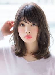 30代40代からの大人ミディアムレイヤー 髪型ミディアム パーマスタイル ヘアモデル 40代 ヘアスタイル セミロング