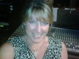 Deena Norris's Instagram, Twitter & Facebook