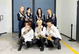 원위, stylized in all caps, pronounced ) is a south korean alternative rock band composed of five members: Mamamoo Onewe Mamamoo Moonbyul Kpop Girls
