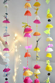 Diy Girlande Aus Papierformchen Basteln In 2020 Faschingsdeko Basteln Diy Girlande Girlanden