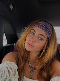 Hi! I am looking for a room available or roommates in SLC!! I just  graduated from University of Illinois Urbana-Champaign and am moving from  Chicago to SLC sometime in January/February! My budget