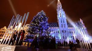 Regarder la belle endormie (2010) streaming gratuit complet hd vf et vostfr en français, streaming la belle endormie (2010) en français en ligne. La Version 2012 Du Sapin De Noel De La Grand Place Cree La Polemique