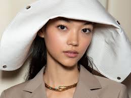 Se popularizou e ficou muito bom aqui representado. 11 Up And Coming Models To Watch During The Fall 2020 Shows Fashionista