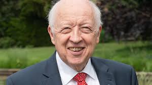 Vintage tractor road run raises £1,300 for cancer centre