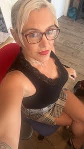 Danielle Ormond's Instagram, Twitter & Facebook