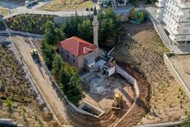 Ankara altındağ'da bir parkta çıkan kavgada bıçaklanan iki kişiden 18 yaşındaki emirhan yalçın'ın yaşamını yitirmesi ile önceki akşam başlayan olaylar, dün akşam. Ankara Altindag Belediyesi Ecdad Mirasina Sahip Cikiyor Ankara Haberleri
