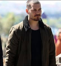 Icerde 33 Bolum Sarp Yesil Mont Erkek Tarzi Stil Erkek Karin Calistirma