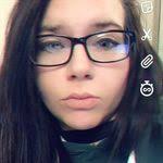 Melissa Dubord's Instagram, Twitter & Facebook