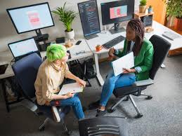 Software engineer compensation at google ranges from $191k per year for l3 to $1.1m per year for l8. Big Tech Salaries What You Make At Apple Facebook Google Amazon
