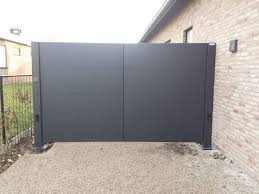 Moderne Tore Gartentore Und Flugeltore Aus Metall Gartentor Zum Gunstigen Preis Moderne Tore Gartentore Gartentor Metall