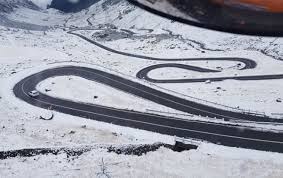 De asemenea, suflă oxigenul, lemnul și alte materiale inflamabile care servesc la alimentarea și intensificarea arderii. ZÄpadÄ Ca In PoveÈti Pe TransfÄgÄrÄÈan CaÈi Centimetri A Atins Stratul De ZÄpadÄ Video Vacantalamunte Stirileprotv Ro