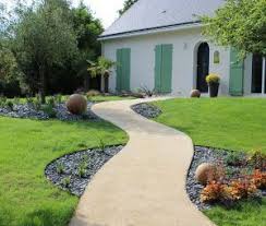 Valorisation Des Courbes D Un Jardin Allees Jardin Maine Et Loire Maisons Exterieures