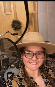 Grace Glover's Instagram, Twitter & Facebook