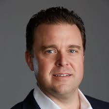 Glen Perry's Instagram, Twitter & Facebook