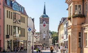 Wir bekamen ein paar vorspeise knoblauchbrot das frisch war und am ende,. Montagepoint Sachsen Anhalt Tipps Fur Die Wartezeit Rameder Magazin