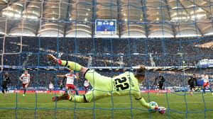 Lars stindl kam nur knapp zu spät. Super Debut Von Mainz Muller So Tickt Hamburgs Torwart Albtraum Bundesliga Bild De