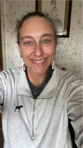 Do you carry the laundry scent beads? And do you have any right now? Send  me info please