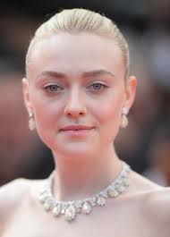 Hannah dakota fanning was born on the 23rd of february 1994, in conyers, georgia, usa, to heather joy (arrington) and steven fanning. Dakota Fanning S Net Worth Paid 4 Million As A Child Actress