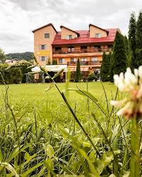 Pensiunea raza de soare se află în gărâna şi oferă biciclete montane şi depozit pentru echipament de schi. Pensiunea Raza De Soare Guest House Reviews Breaza Romania Tripadvisor