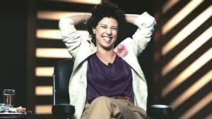 The first generation to reach adulthood in the new millennium, millennials are the young technology gurus who thrive on new innovations, startups, and working out of coffee shops. Andreia Horta Vive Elis Na Tv Tititi