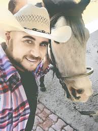 Efraín Castillo trae su norteño banda a Saltillo