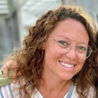 Julie Schiller's Instagram, Twitter & Facebook