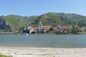 Aussteckzeiten und termine der niederösterreichischen heurigen. Weinwandern In Der Wachau Von Rossatz Nach Weissenkirchen