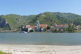 1,100) is a municipality in wachau valley. Weinwandern In Der Wachau Von Rossatz Nach Weissenkirchen