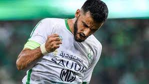 الاتحاد يتقدم بعرض رسمي لخطف عمر السومة من الأهلي سعودي 360 تقدم نادي الاتحاد بعرض رسمي إلى السوري عمر السومة مهاجم الأهلي من baseball cards sports baseball