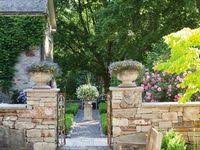 Terrasse Arrondie En Petites Pierres De Baviere Realisation Mhd Rahon 39120 En Beton Decoratif Mhd Betonmhd Terrasse Arrondie Terrasse Decoration Beton