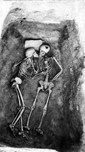 It sounds way better then the rest! El Beso Secreto Que Duro 2 800 Anos